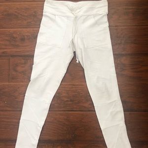 Movement Kyoto Utility-Pocket Leggings in white